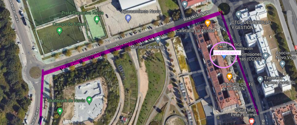 Mapa donde está rodeada nuestra ubicación y marcado en rosa las calles adaycentes donde poder aparcar.